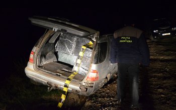 Mercedes plin cu țigări de …