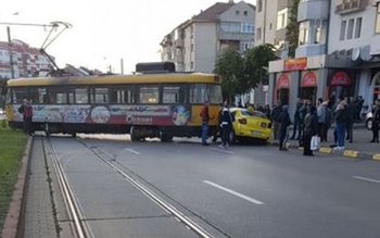 ACCIDENT! Un tramvai a deraiat …