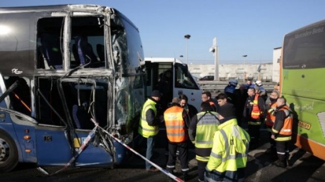 Accident cumplit de autocar în Franța, cu 33 de răniți. Printre ei sunt și români