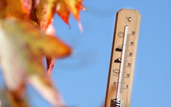 Vremea o ia razna din …