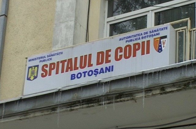 Băiatul de 17 ani înjunghiat de propria mamă a decedat la spital. Vezi ce spun specialistii despre femeie