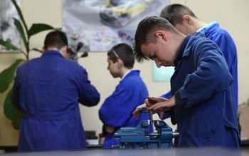 În următoarele două săptămâni, agenții …