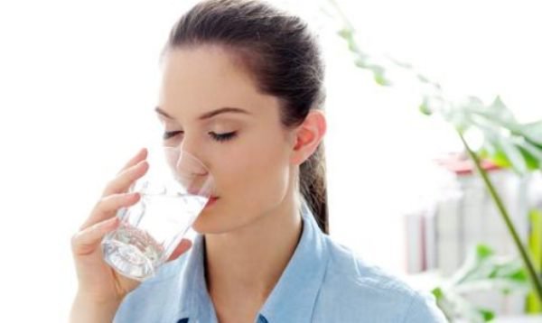 Un cardiolog îți spune dacă bei apă în momentul potrivit