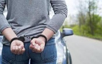 O hoață mai puțin! Femeie …