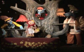 Scufiţa roşie revine la Teatrul …