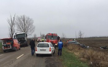 ACCIDENT! Șofer rămas încarcerat în …