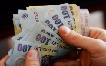 TREI SALARII în plus pentru …
