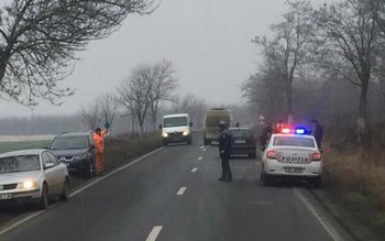 Moped acroșat de o mașină …