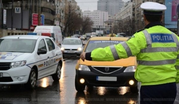 Fără permis și nițel băut, prins de polițiști când se plimba cu un autoturism pe Calea Națională