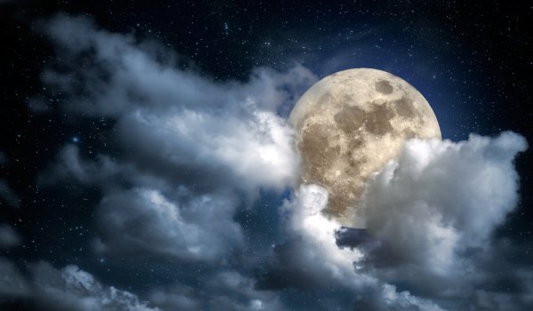 Cum ne afectează nopțile cu lună plină