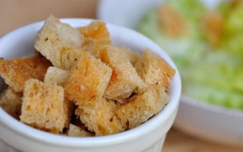 Nu mai aruncați pâine veche: …