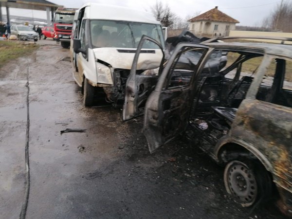 Opt ambulanțe și o autospecială pentru transport victime multiple trimise la accidentul de la Blândești - FOTO