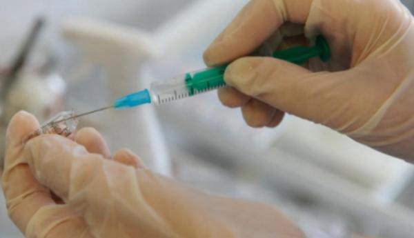 Începe vaccinarea gratuită împotriva virusului HPV. Ce trebuie să ştie părinţii care vor să îşi imunizeze copiii
