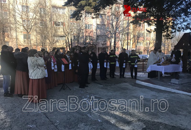 Troiță sfințită în curtea Detașamentului de Pompieri Dorohoi - FOTO