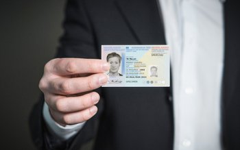 Se schimbă buletinele! Cărţile de …