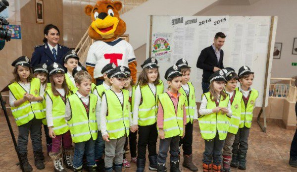 Poliţiştii botoşăneni au dat din nou startul Şcolii Siguranţei Tedi
