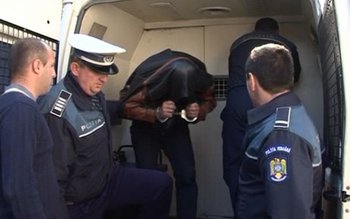 Hoț de portofele prins în …