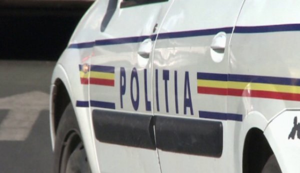 Incident șocant în județul Botoșani! Un tânăr de 21 de ani s-a aruncat din mers dintr-o mașină