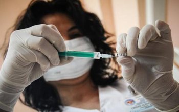 Patru copii împreună cu mama …