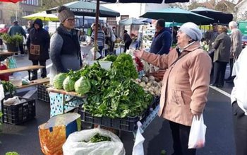 Piața Centrală și Bazarul luate …