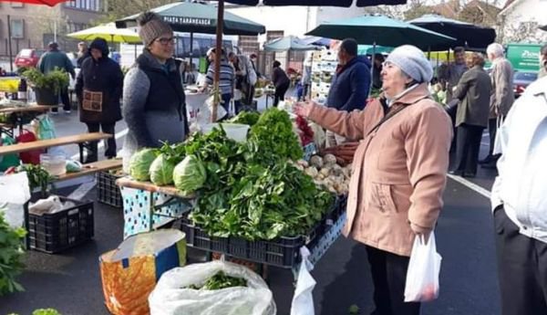 Piața Centrală și Bazarul luate cu asalt de polițiști