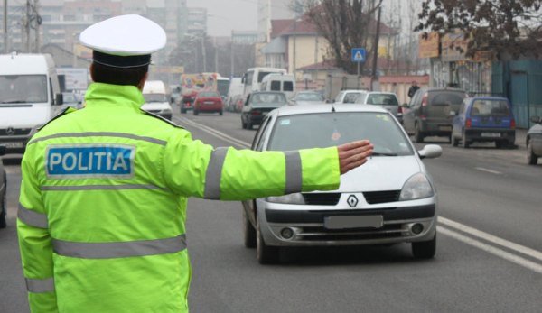 Echipamente şi accesorii medicale în valoare de 40.000 de lei, confiscate de poliţiştii botoșăneni