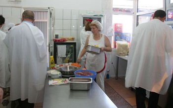 Unitățile care organizează evenimente specifice …