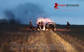 Mașină distrusă de foc pe …