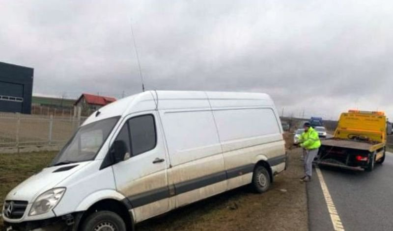 Accident pe drumul Botoșani - Suceava! Două mașini avariate din cauza șoferilor neatenți