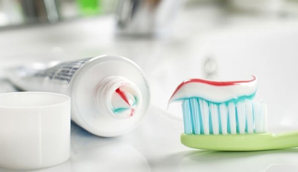 Criterii de care trebuie să ții cont atunci când alegi o pastă de dinți
