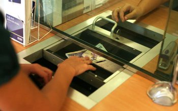 Care sunt băncile care amână …