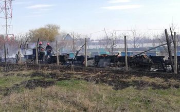 Peste 30 de stupi de …