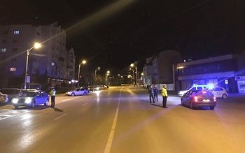 „Stați în case”. Polițiștii au …