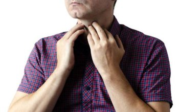 Coronavirusul nu se manifestă ca …