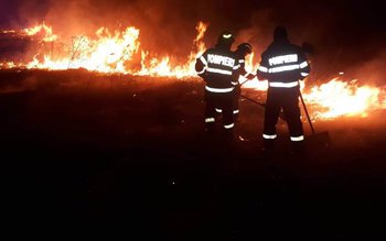 Trei incendii de vegetație uscată …