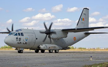 Două aeronave cu 365 de …