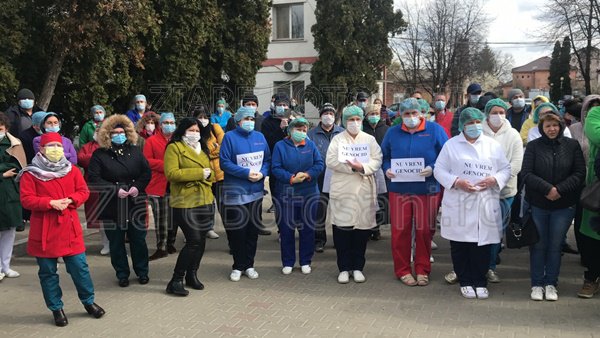 „Nu vrem genocid” - Protest de amploare la Spitalul Municipal Dorohoi! - FOTO