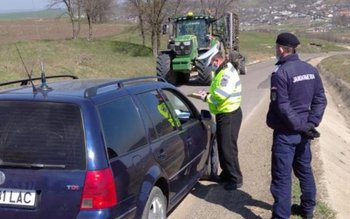 Zeci de persoane sancționate de …