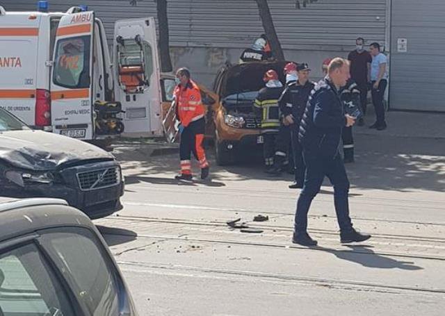 O femeie însărcinată a ajuns la spital în urma unui accident care a avut loc pe Calea Națională - FOTO