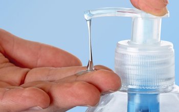 Cum să folosești gelul dezinfectant …