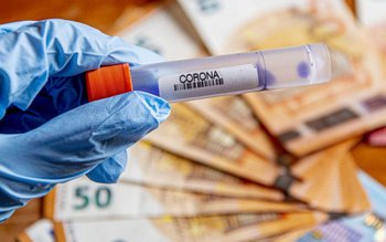 COVID-19 se poate răspândi prin …