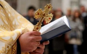 Sute de preoţi nu mai …