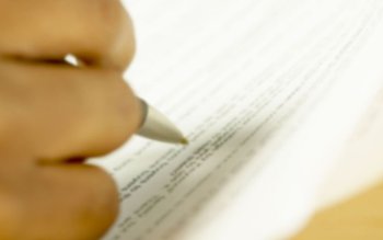 Inconștiență! Contract fals prezentat poliţiştilor …