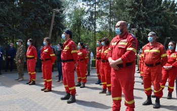 Șapte medici voluntari întorși din …