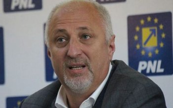 Senatorul PNL, Costel Șoptică, acuză …
