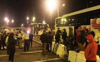 Zeci de muncitori din Sri …