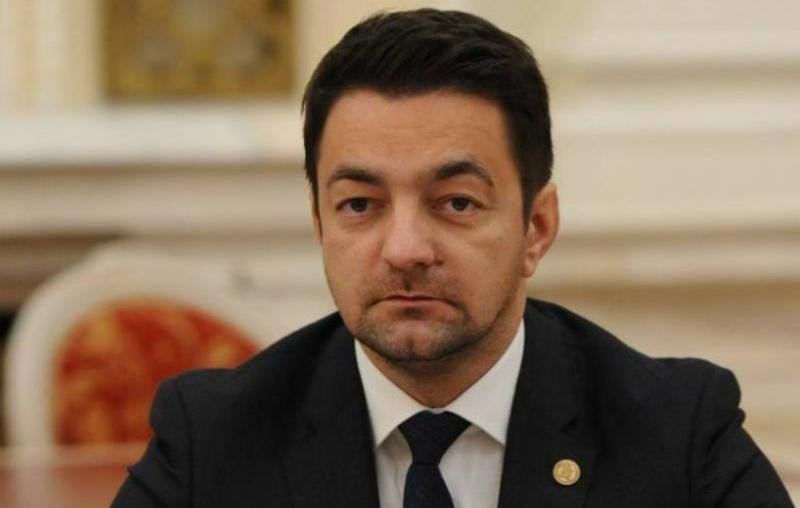 Răzvan Rotaru, deputat PSD: „Domnule senator Șoptică de ce nu cereți demisia lui Flutur de la Suceava pentru morții de COVID și abuzurile de care se face vinovat?”