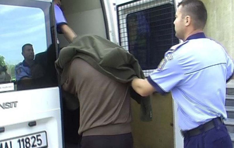 Bătăuş din Flămânzi prins de poliţişti şi băgat după gratii