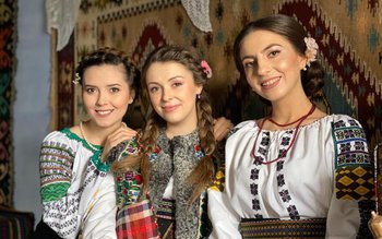 Cântec de lume - Fetele …