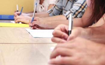 31 de elevi din județul …